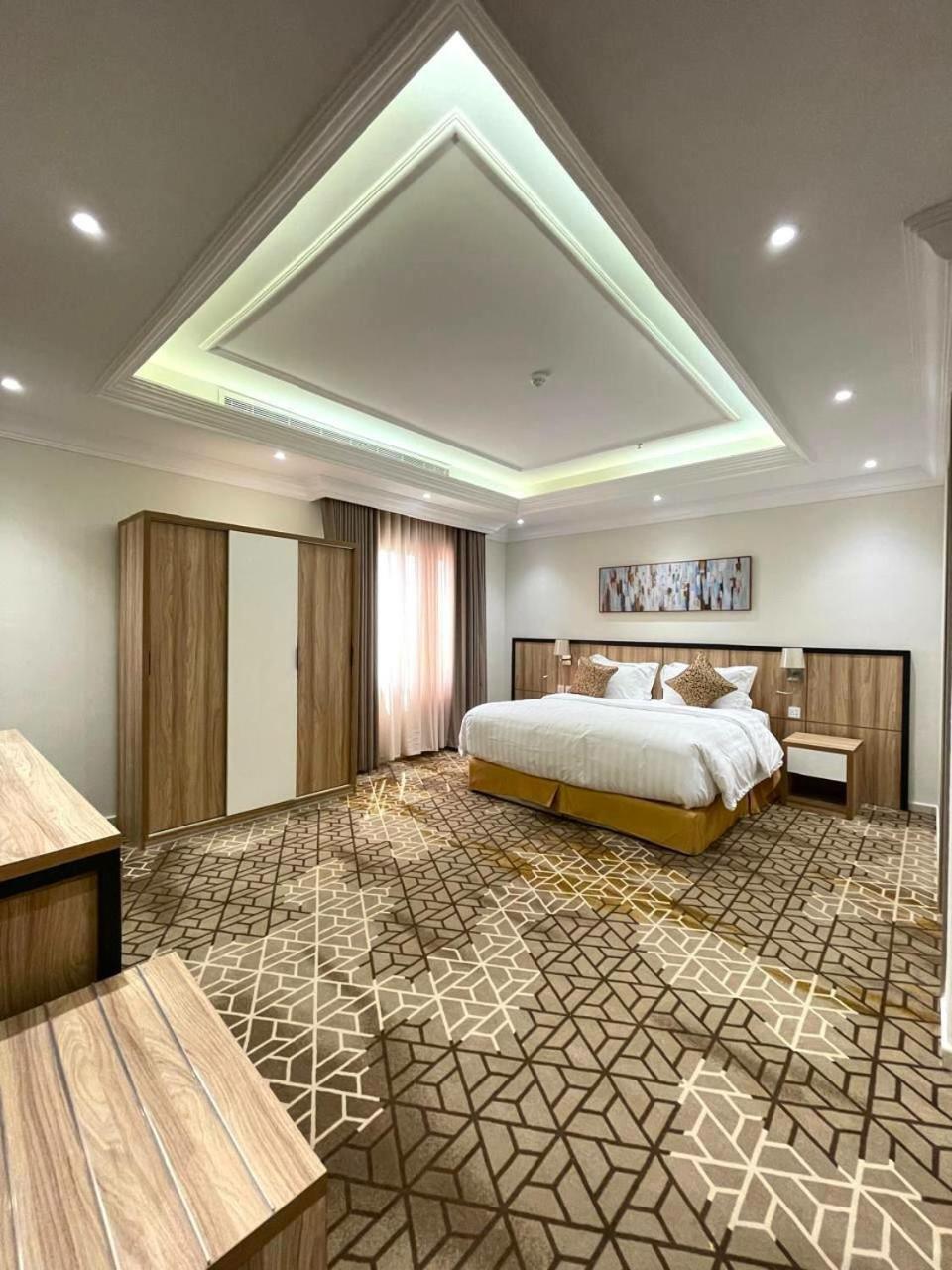 Standard Double Suite,1748261236:JPEG